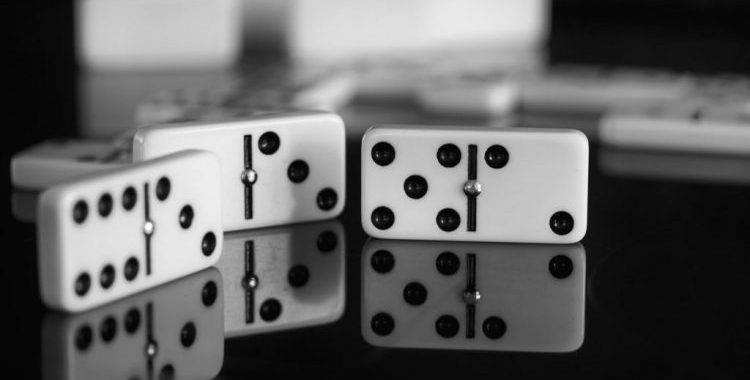 Domino Online