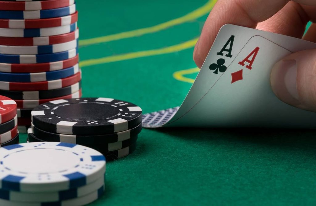 Why People Are Craze With Online Poker?